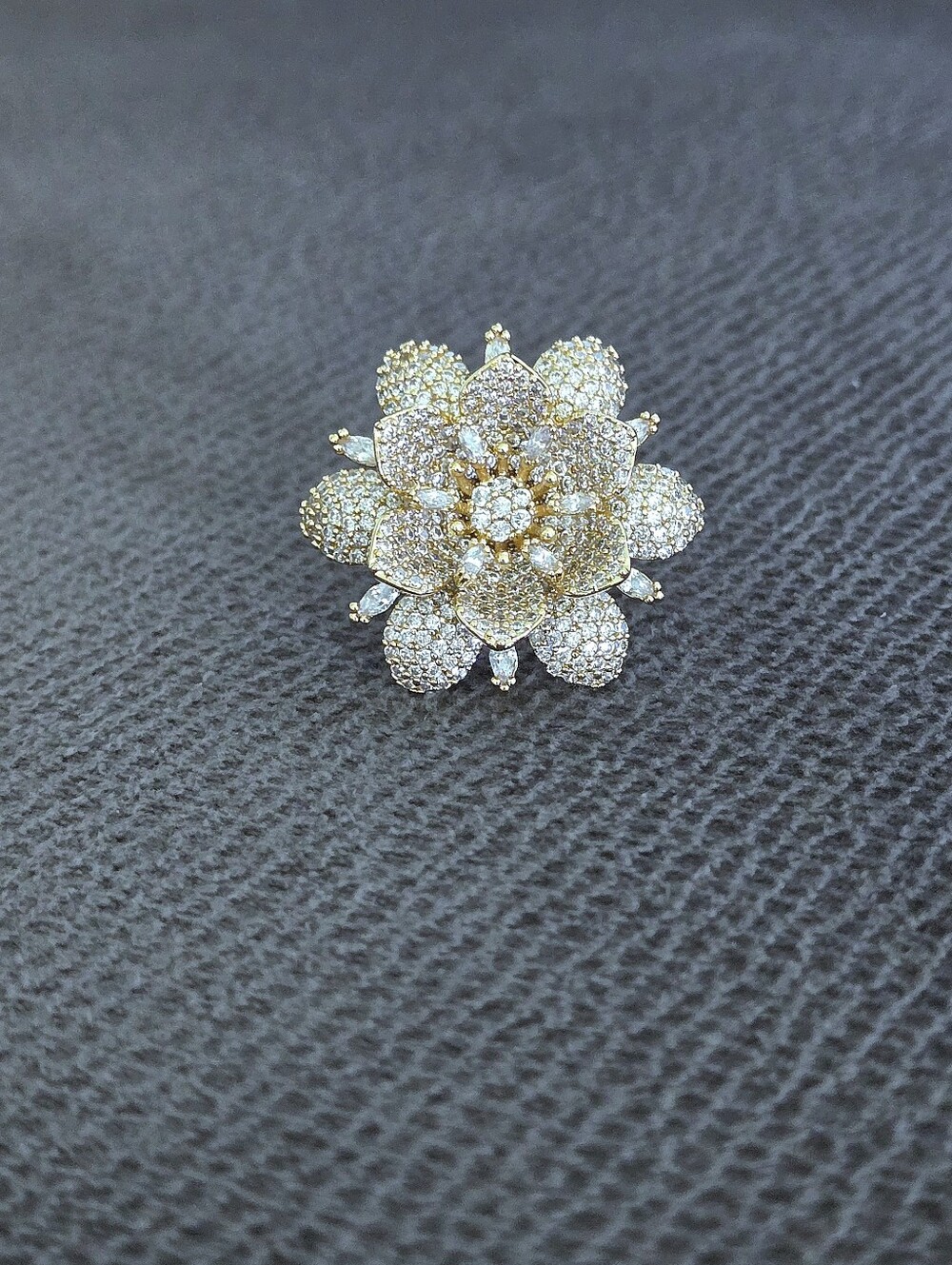Eye👁 Candy🍭 Pave Crystal💎 Double✌️ Layered Flower🌸 "Bloom" Ring💍 - NWT